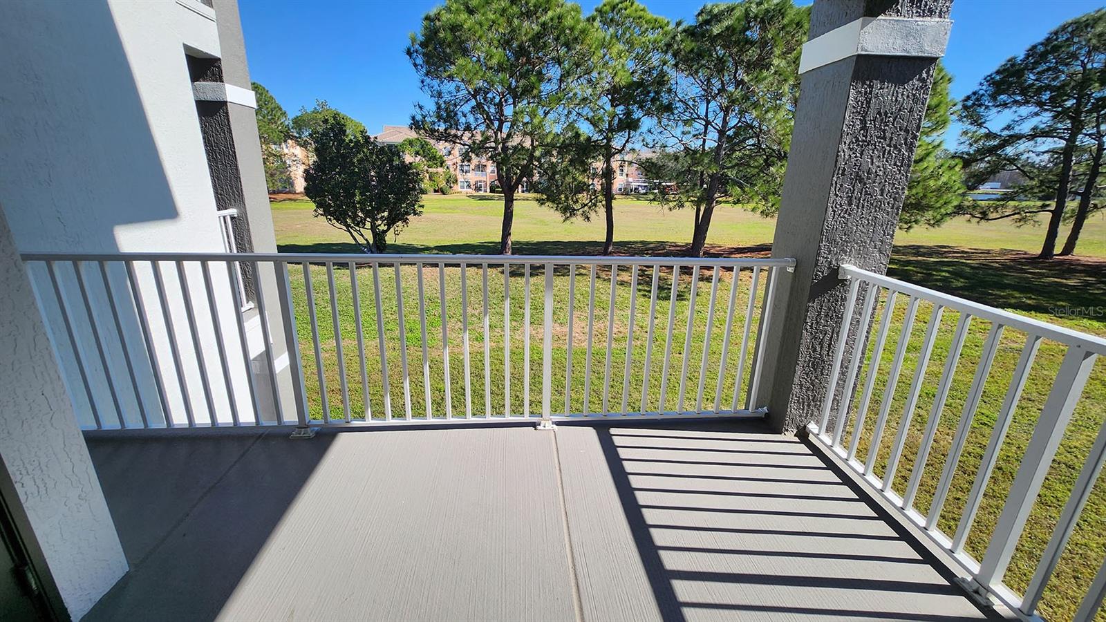 14013 Fairway Island Dr #427 Property Photo 9