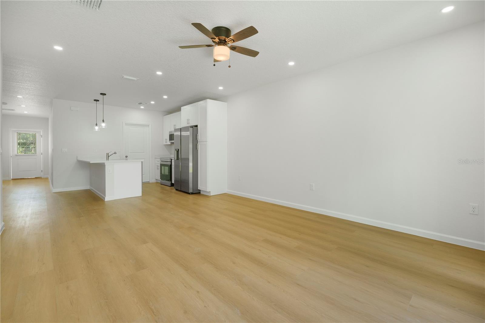 525-527 Pine Lane Property Photo 12