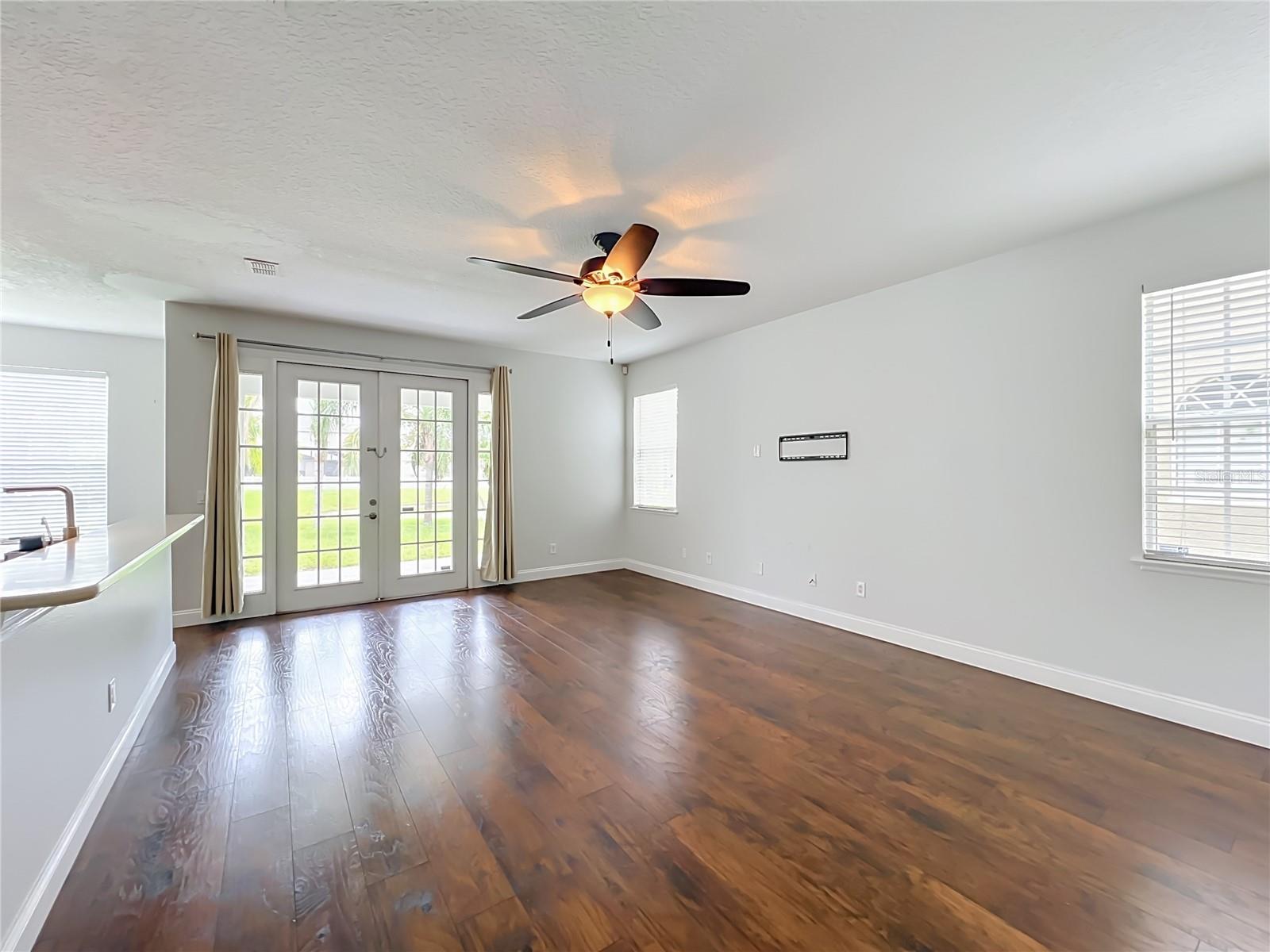 1242 Darnaby Way Property Photo 18