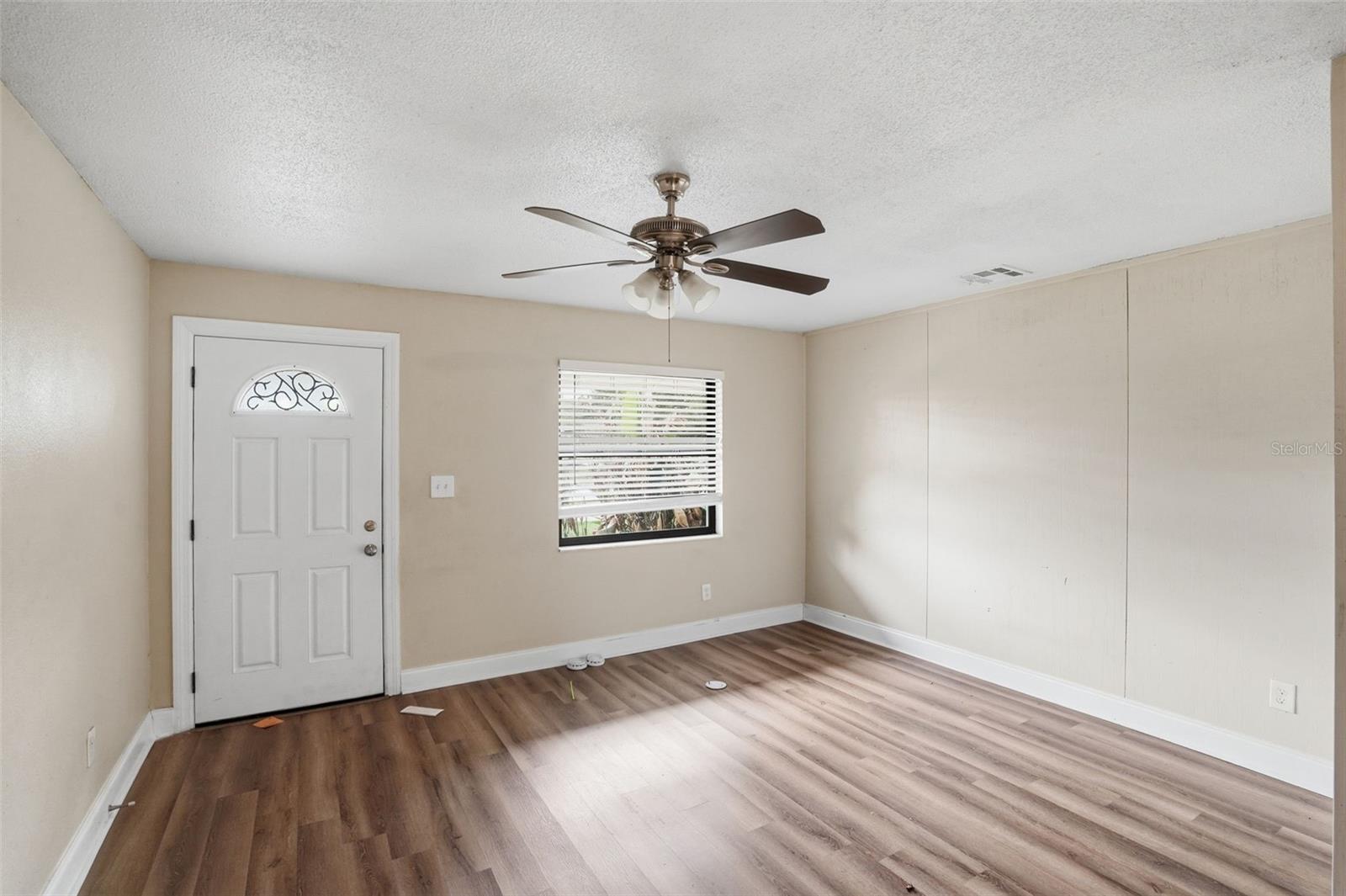 2131 Messina Ave Property Photo 5