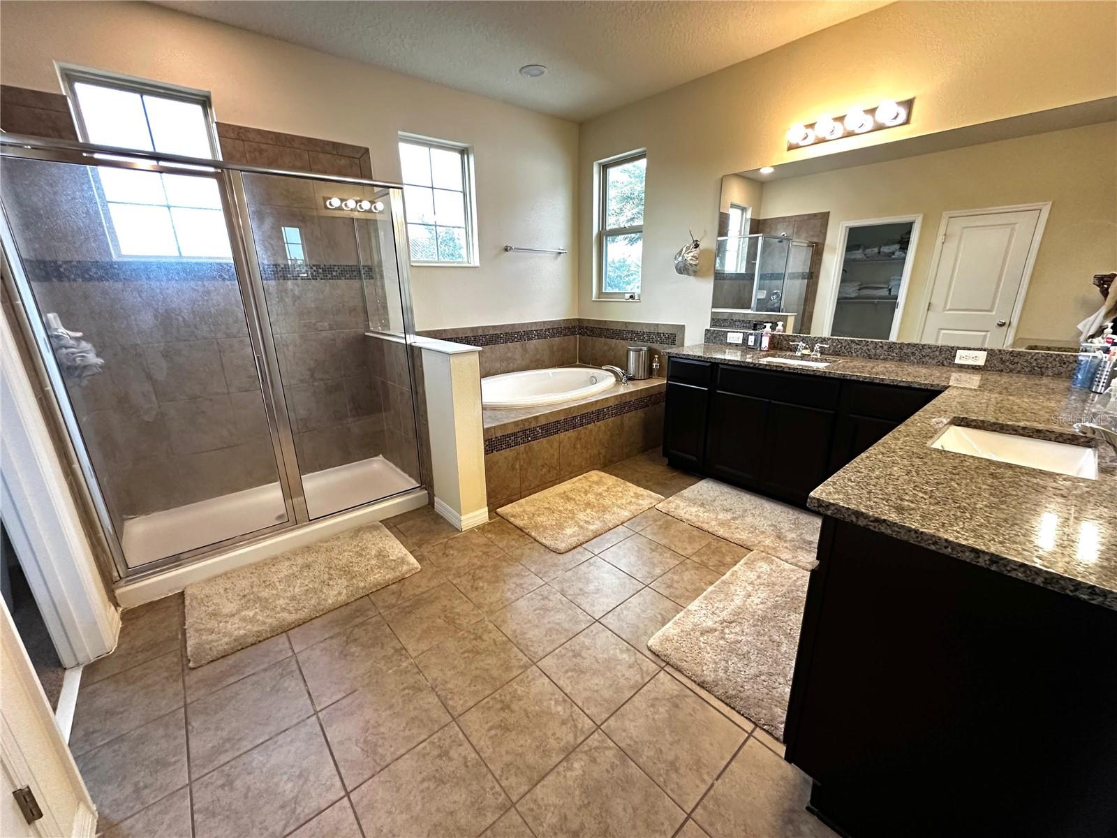 8636 Chilton Dr Property Photo 25