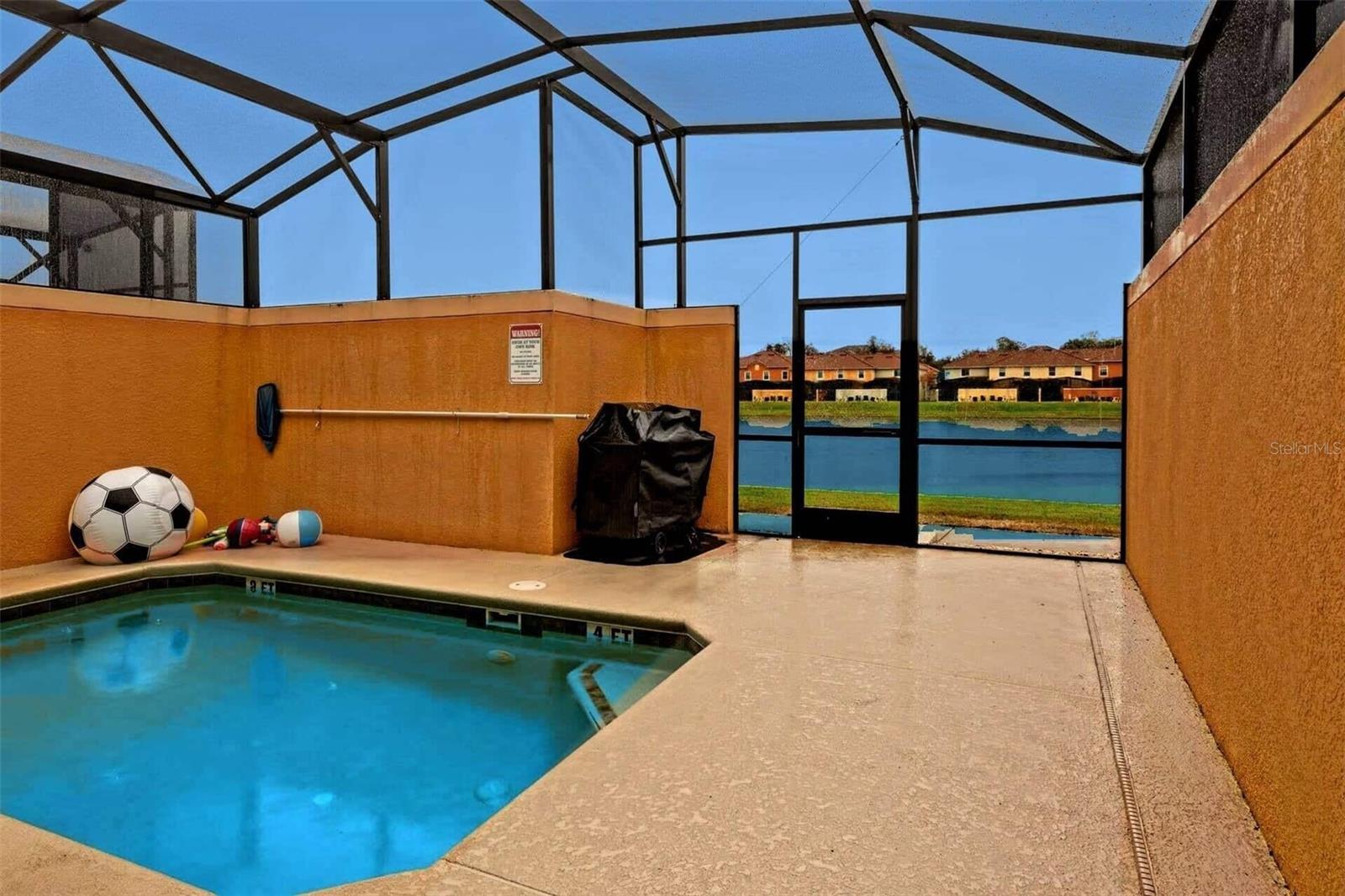 3037 Beach Palm Ave Property Photo 1