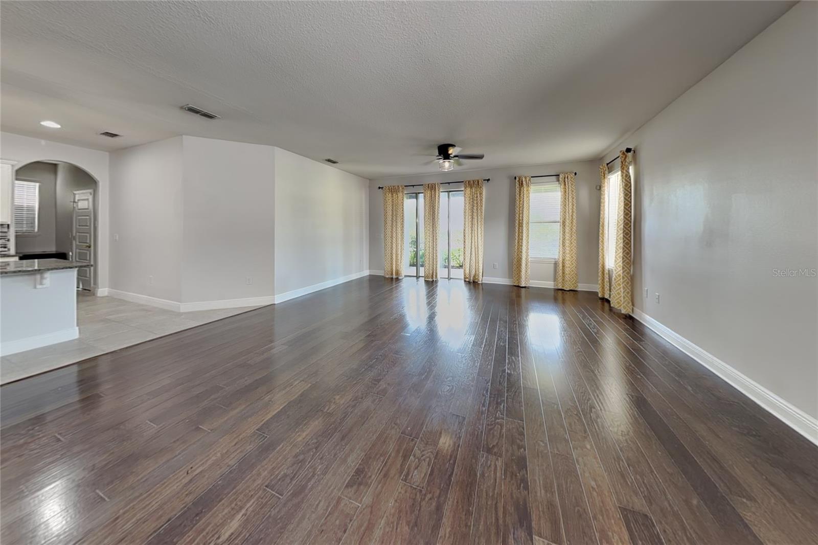 15543 Waterleigh Cove Dr Property Photo 2