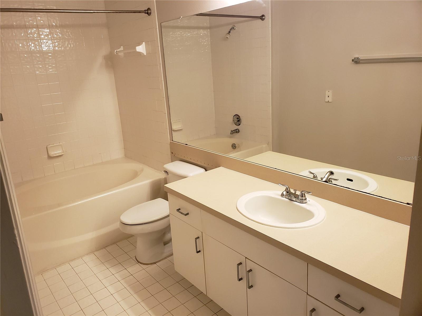 5500 Metrowest Blvd #14-111 Property Photo 8