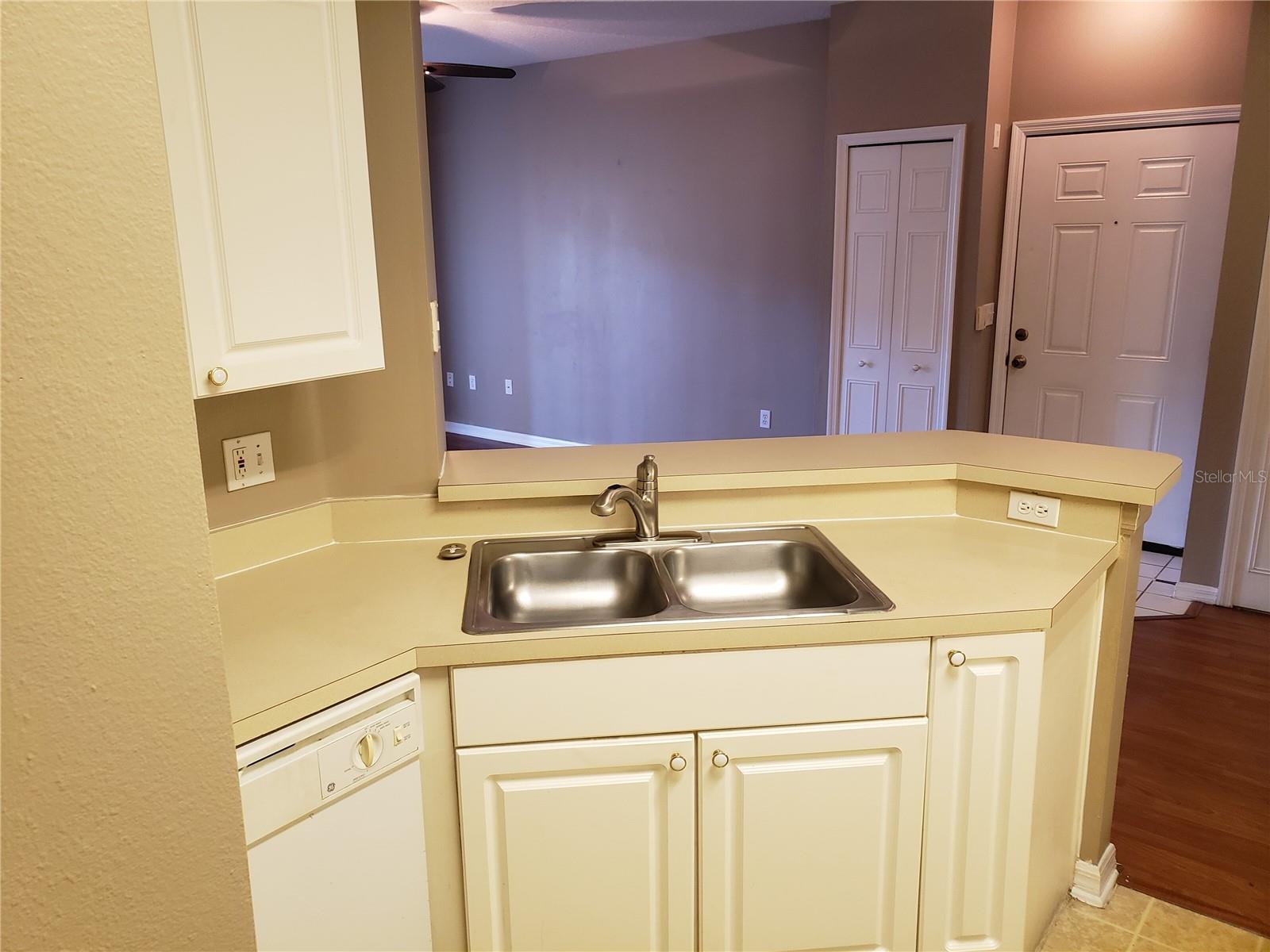 5500 Metrowest Blvd #14-111 Property Photo 14