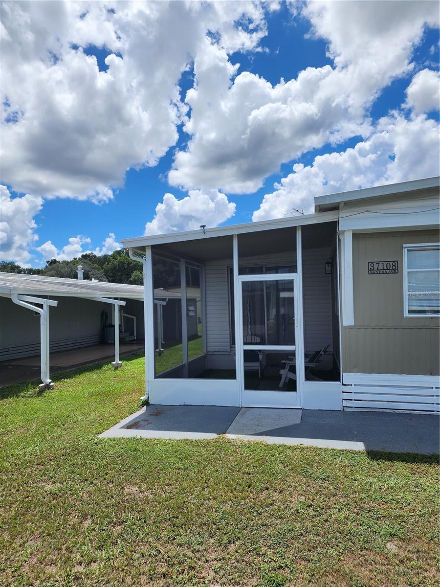 O6438581 Property Photo 2