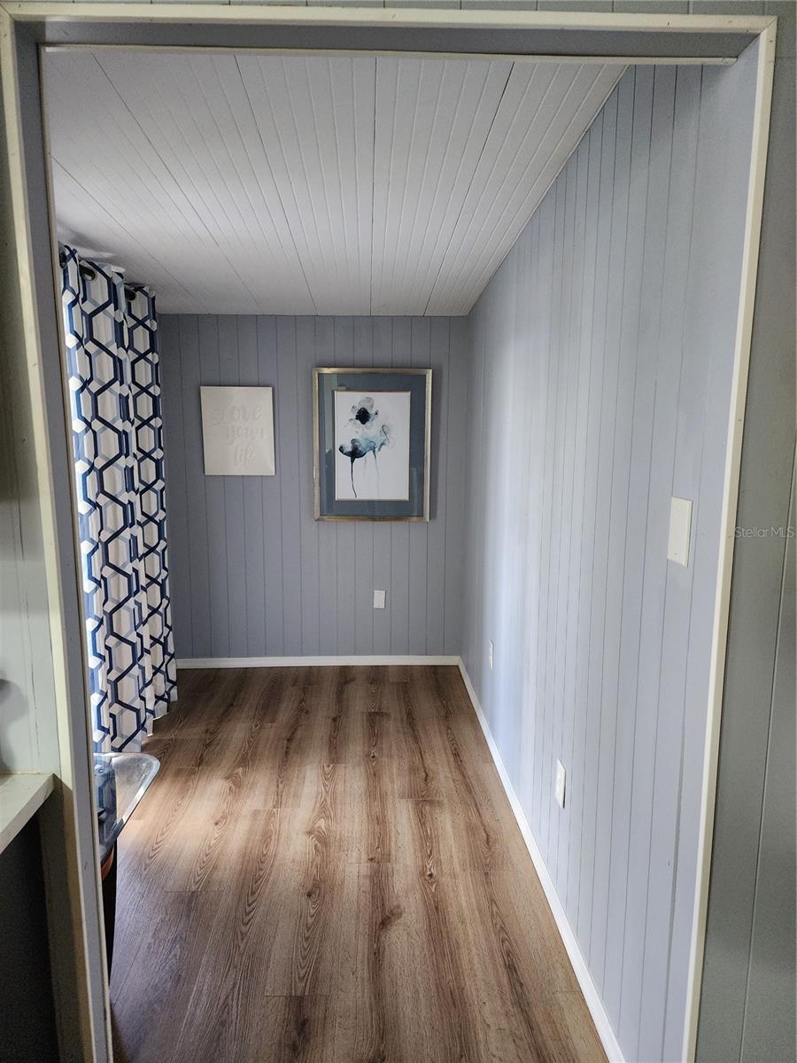 O6438581 Property Photo 5