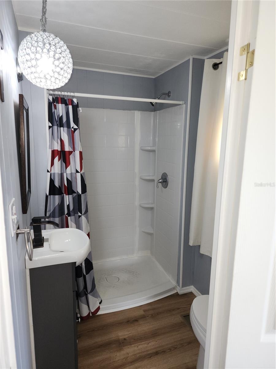 O6438581 Property Photo 9