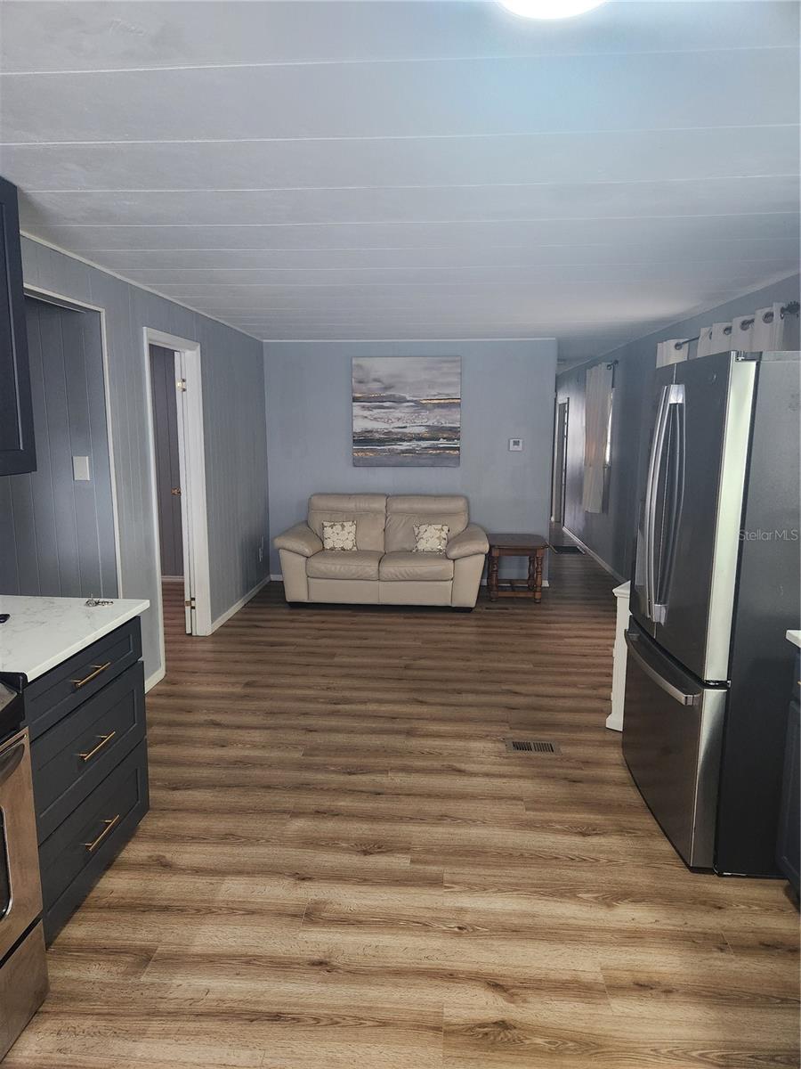 O6438581 Property Photo 11