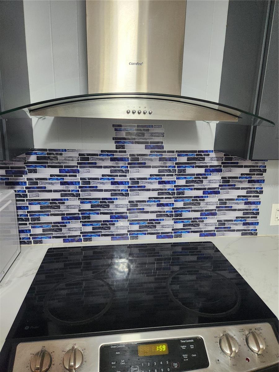 O6438581 Property Photo 12