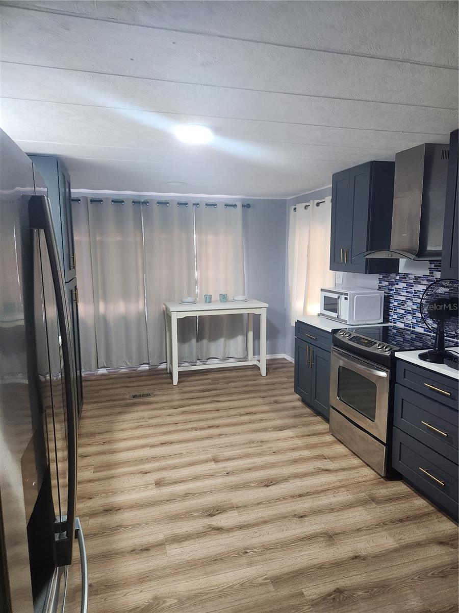 O6438581 Property Photo 14