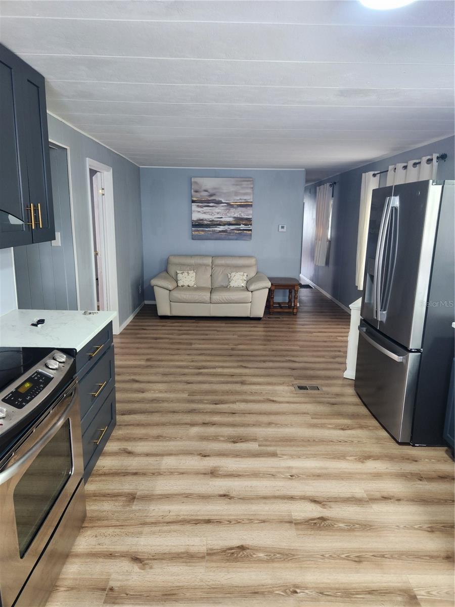 O6438581 Property Photo 17
