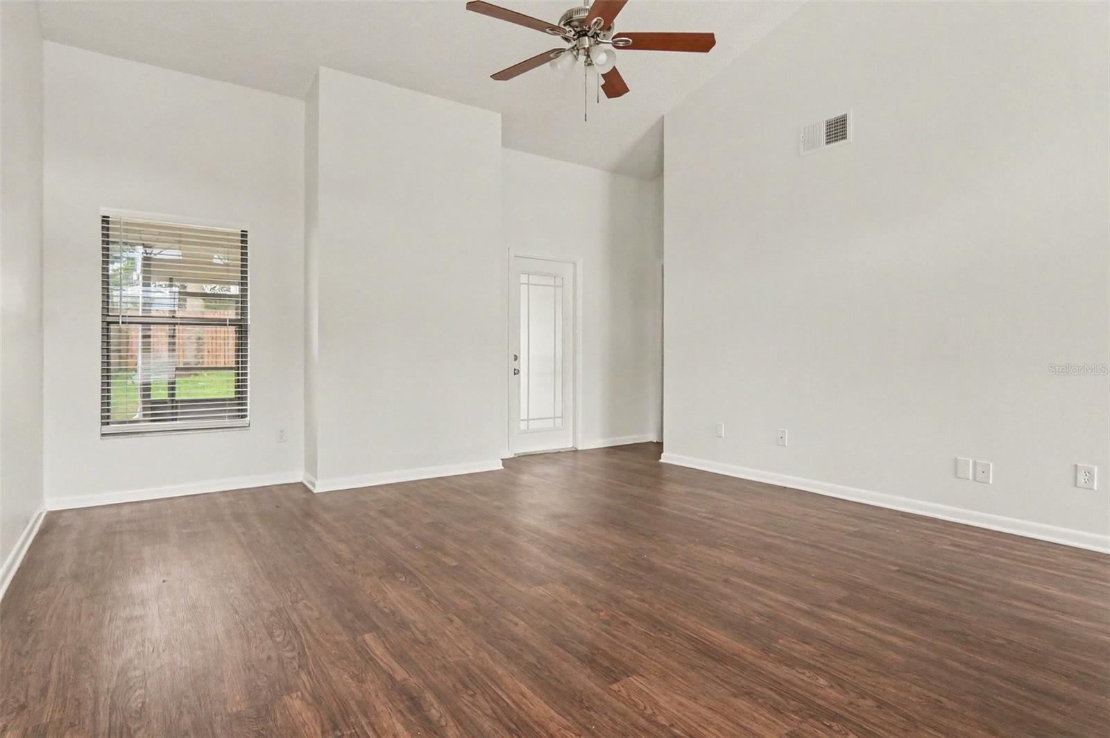 1097 Covington St Property Photo 4