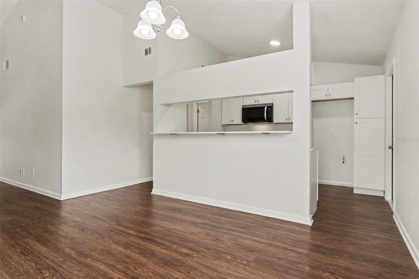 1097 Covington St Property Photo 5