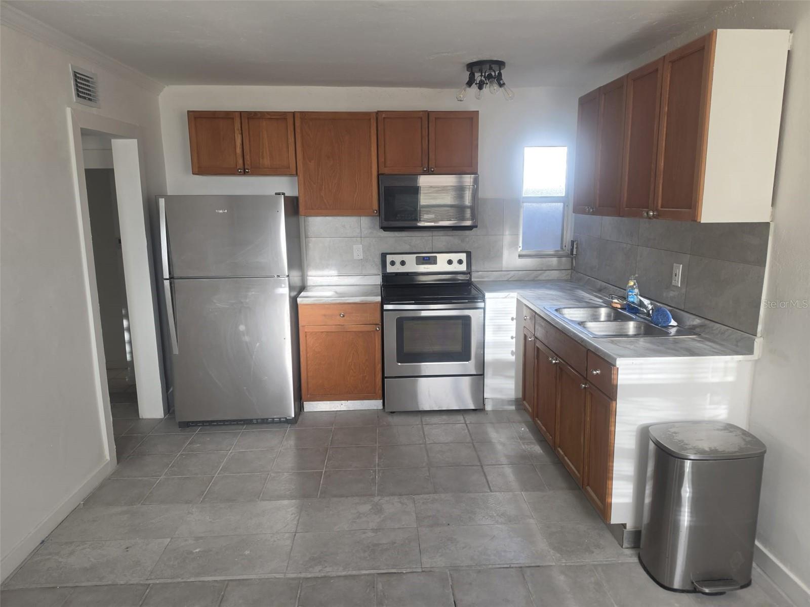 1844 John Rivers St #b Property Photo 3
