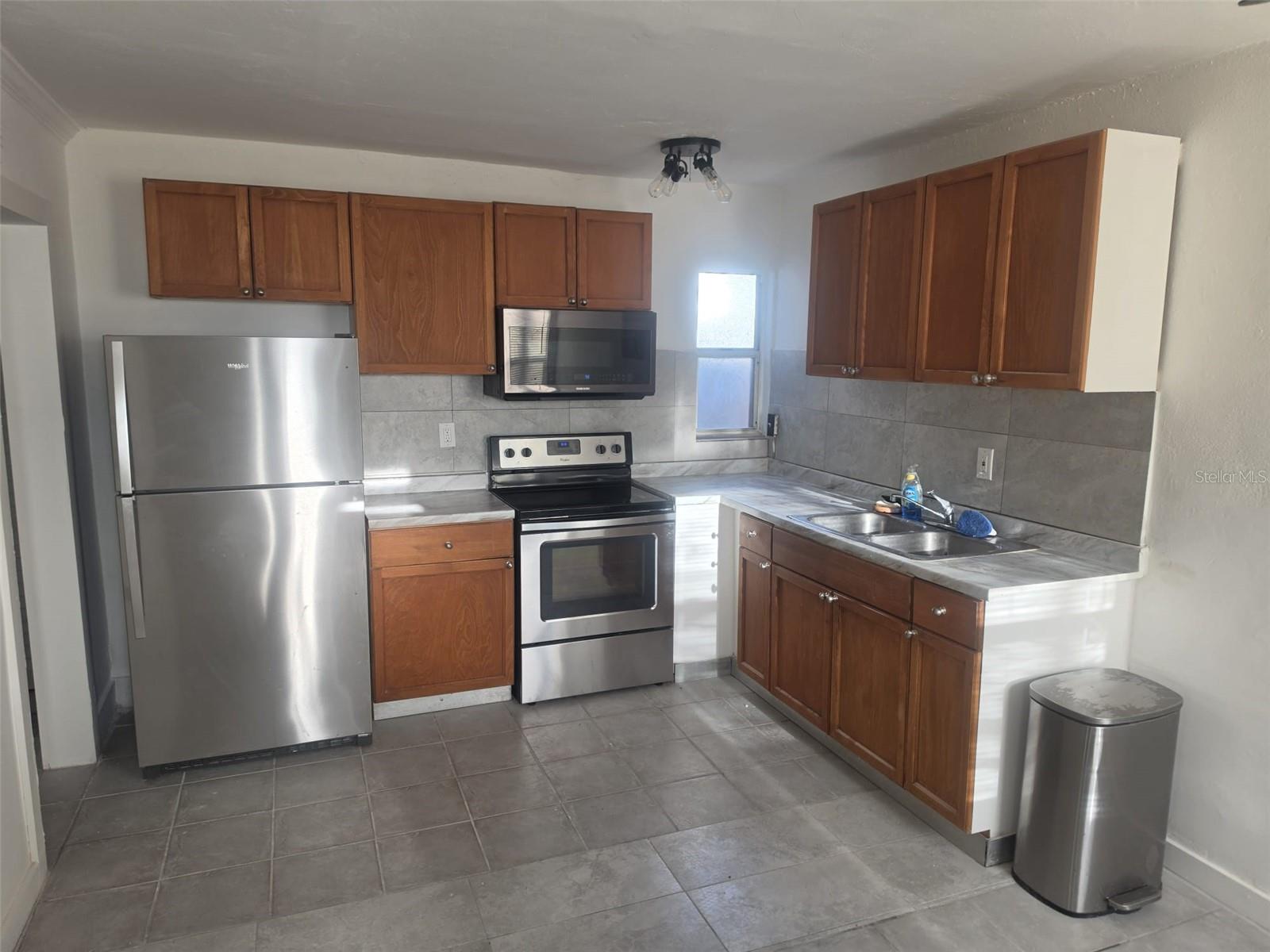 1844 John Rivers St #b Property Photo 4