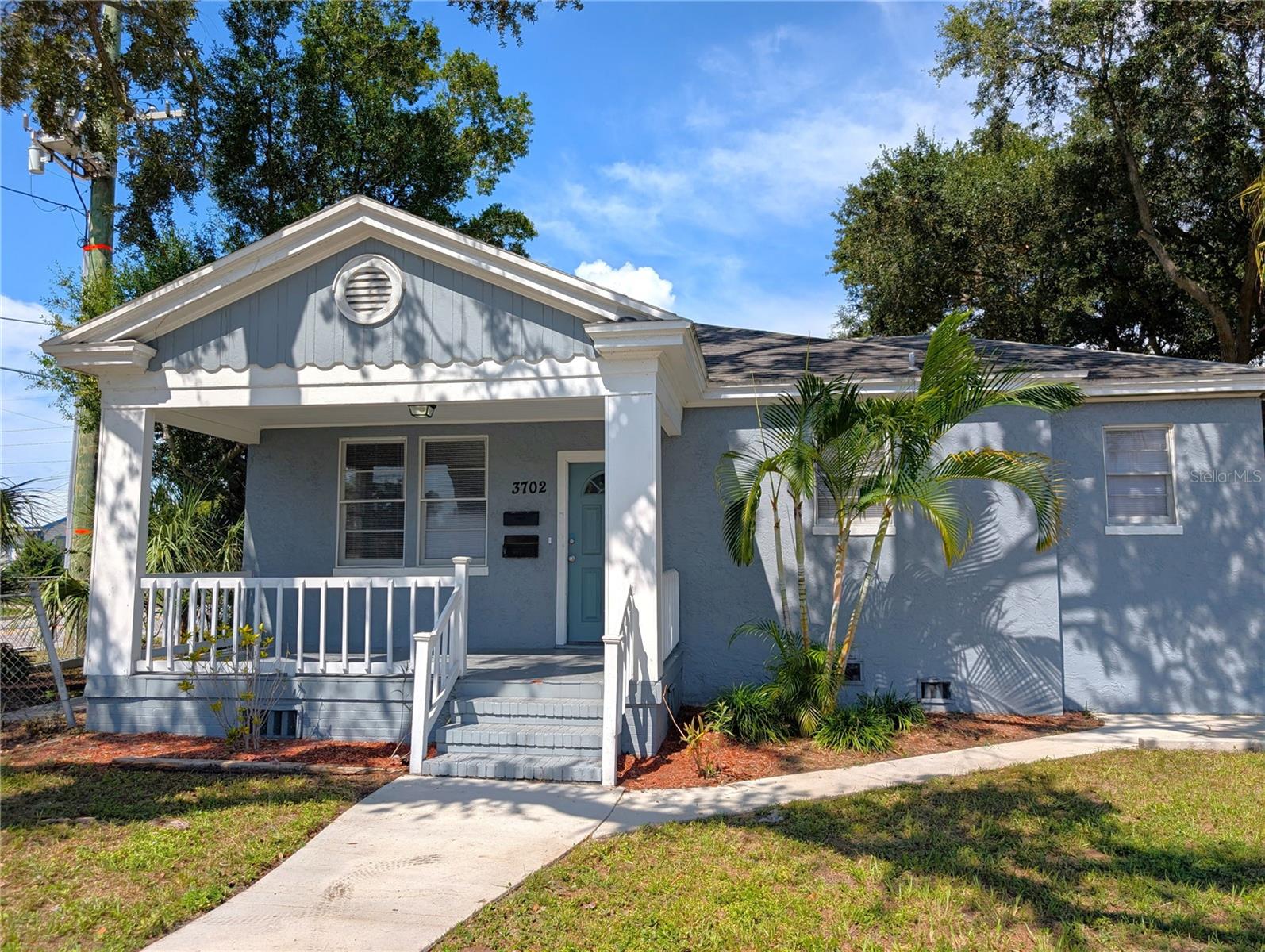 O6438607 Property Photo 2
