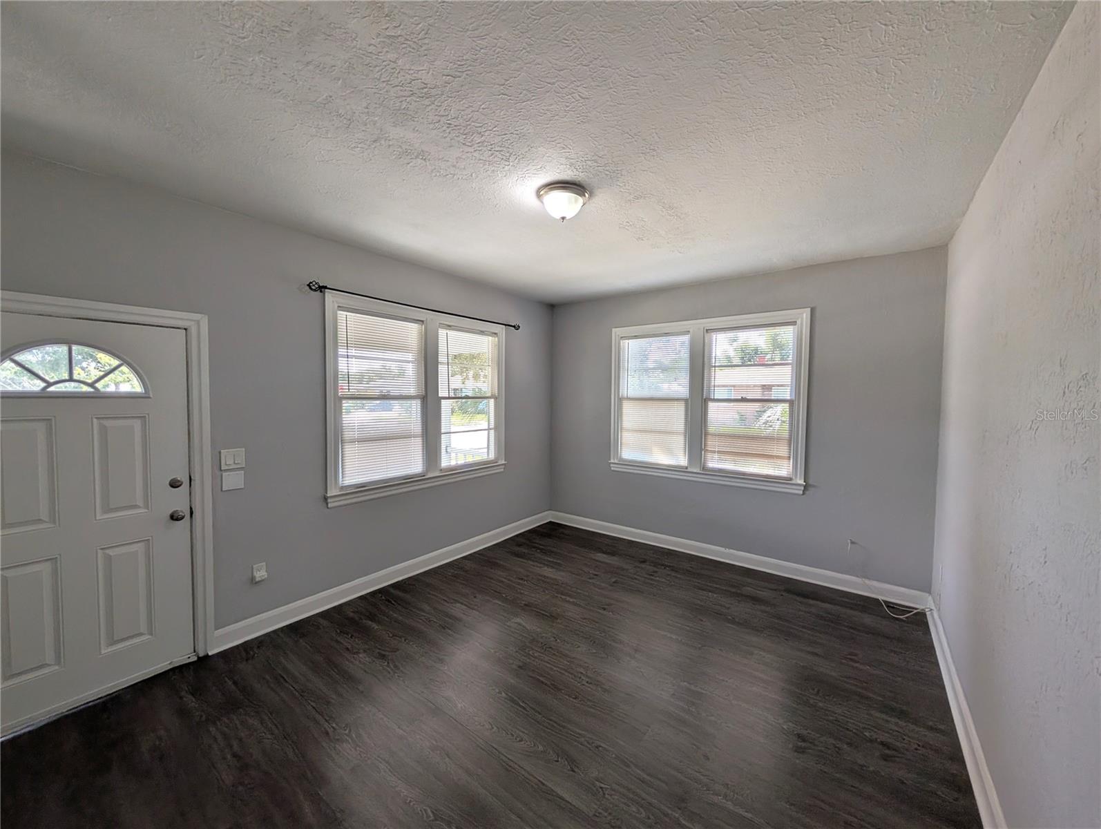O6438607 Property Photo 3