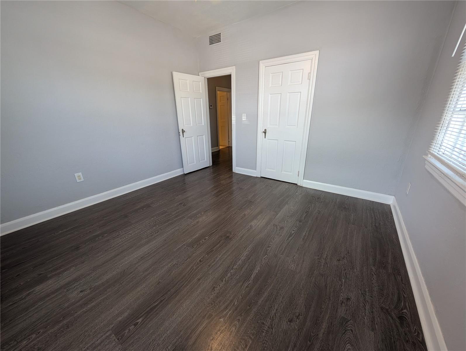 O6438607 Property Photo 12