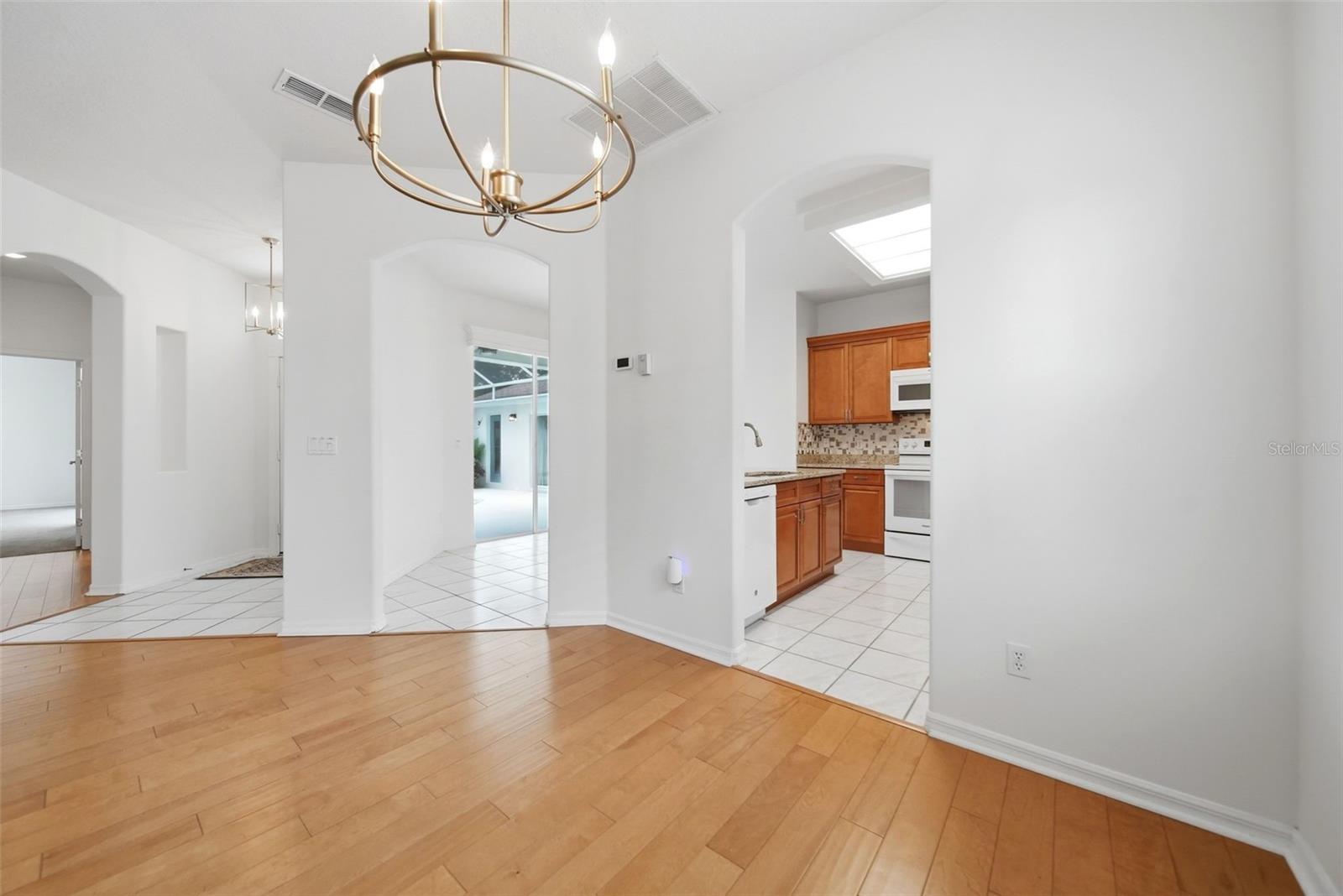 2113 Stonebridge Way Property Photo 8