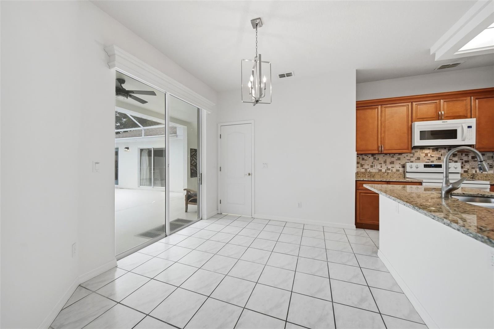 2113 Stonebridge Way Property Photo 9