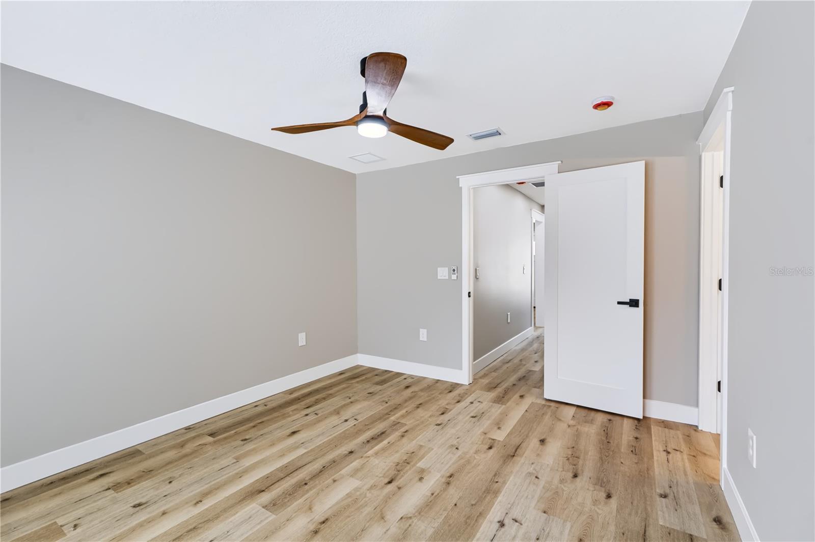 1891 3rd St Property Photo 10