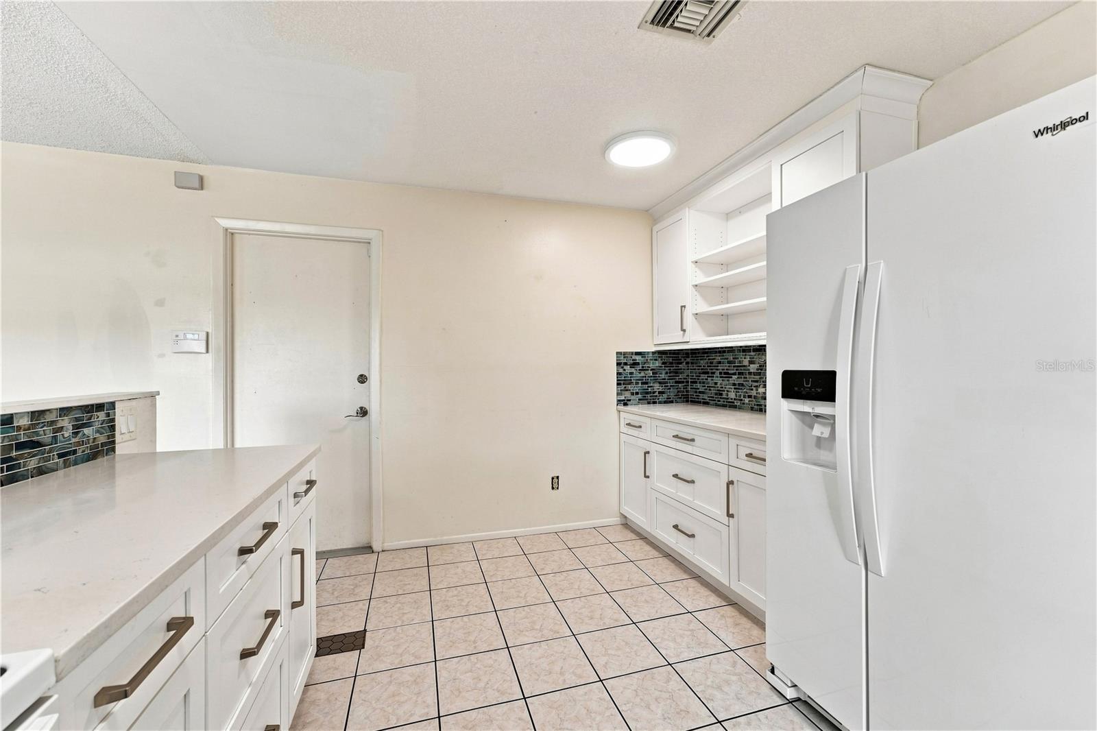 1050 Huntington Ct Property Photo 9