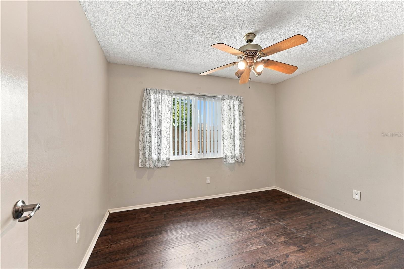 1050 Huntington Ct Property Photo 12