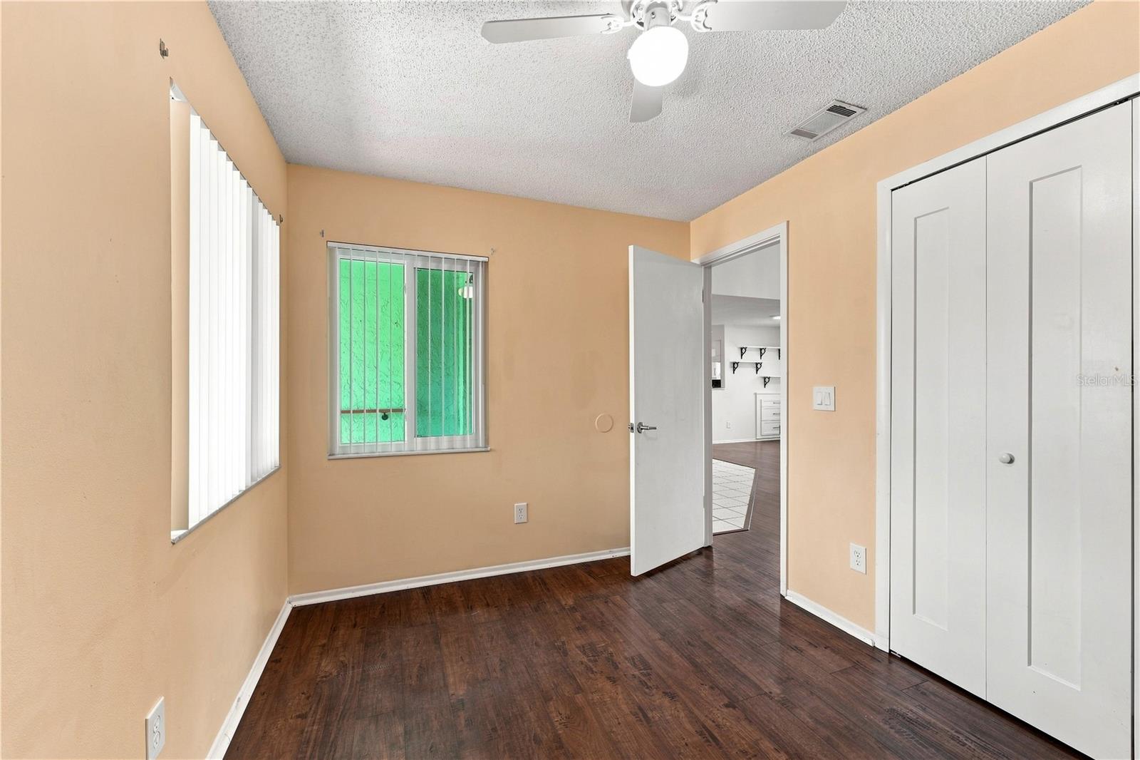 1050 Huntington Ct Property Photo 24