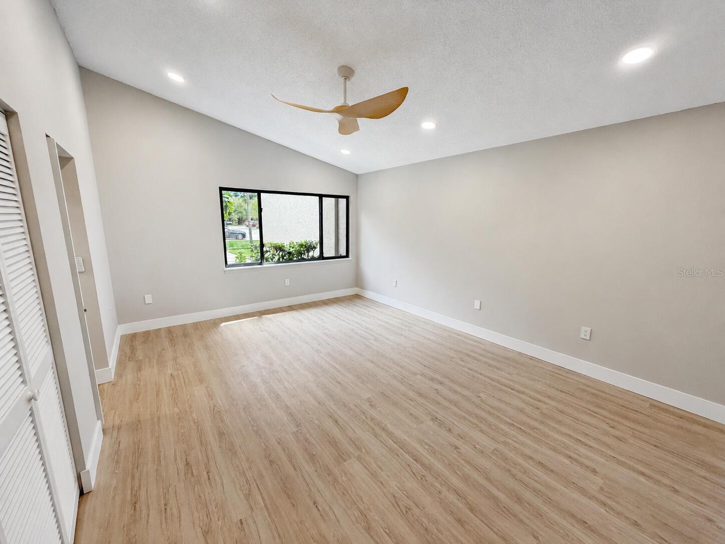 971 Sunridge Dr #110 Property Photo 8