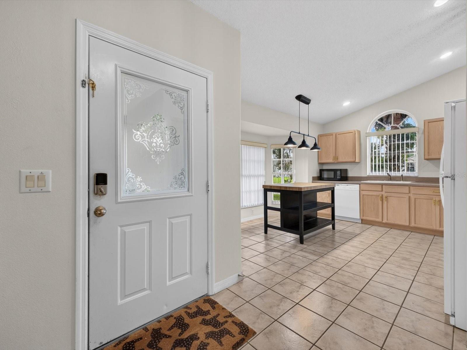 8014 Spring Creek Dr Property Photo 3