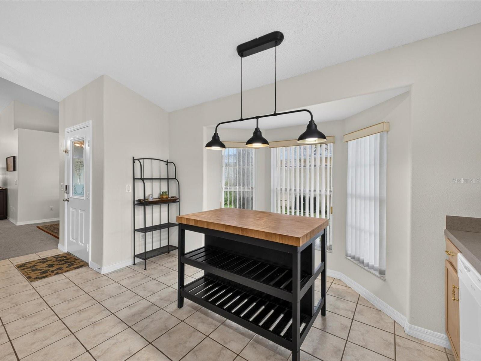 8014 Spring Creek Dr Property Photo 6
