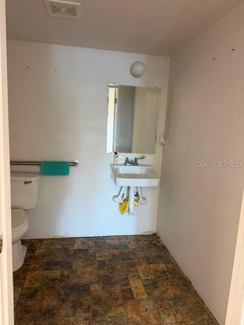 379 E Broadway St #2014 Property Photo 8