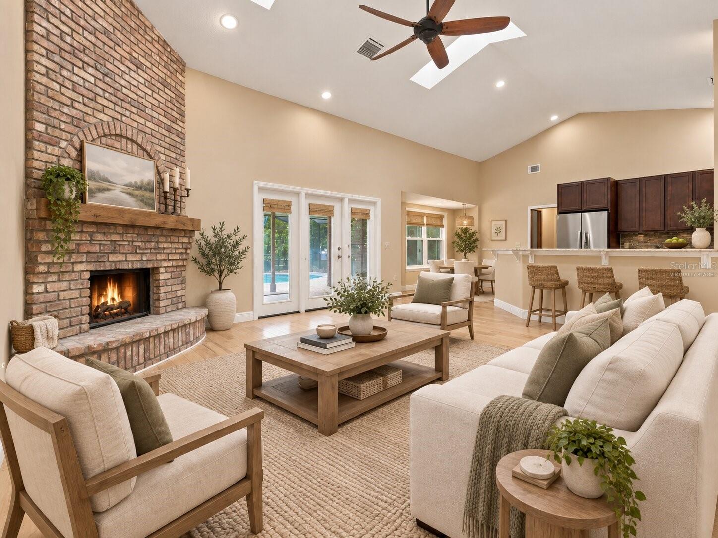 4425 Winderwood Cir Property Photo 4