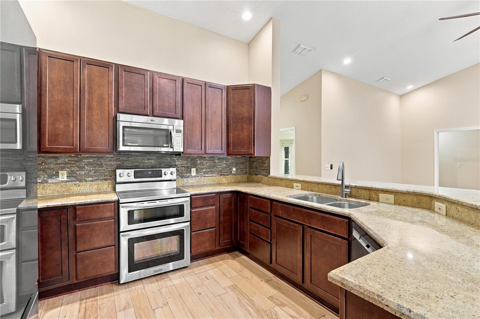 4425 Winderwood Cir Property Photo 5
