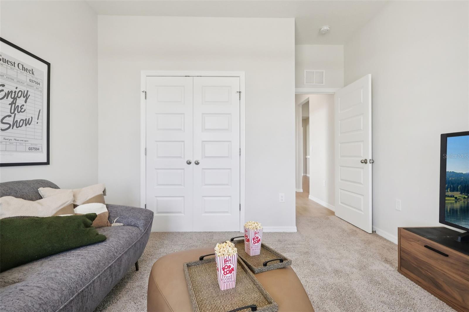 8595 Hempstead Way Property Photo 17