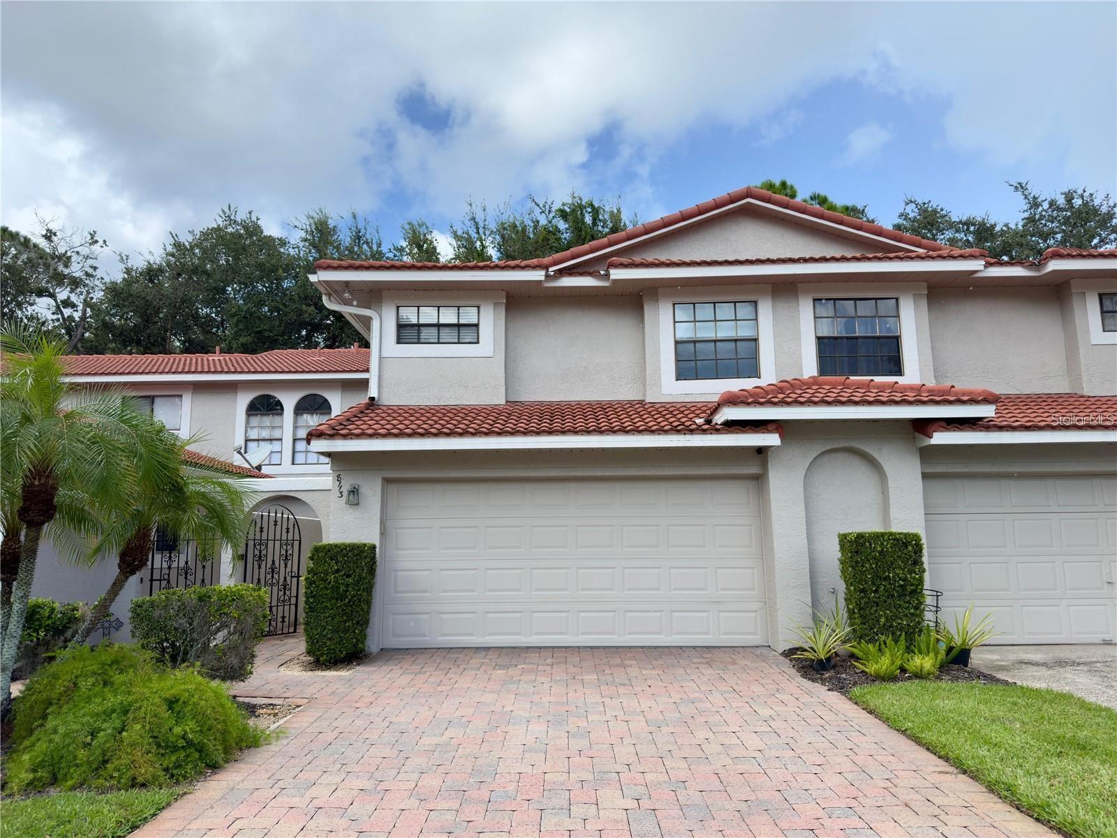 8113 BREEZE COVE LN Property Photo 1