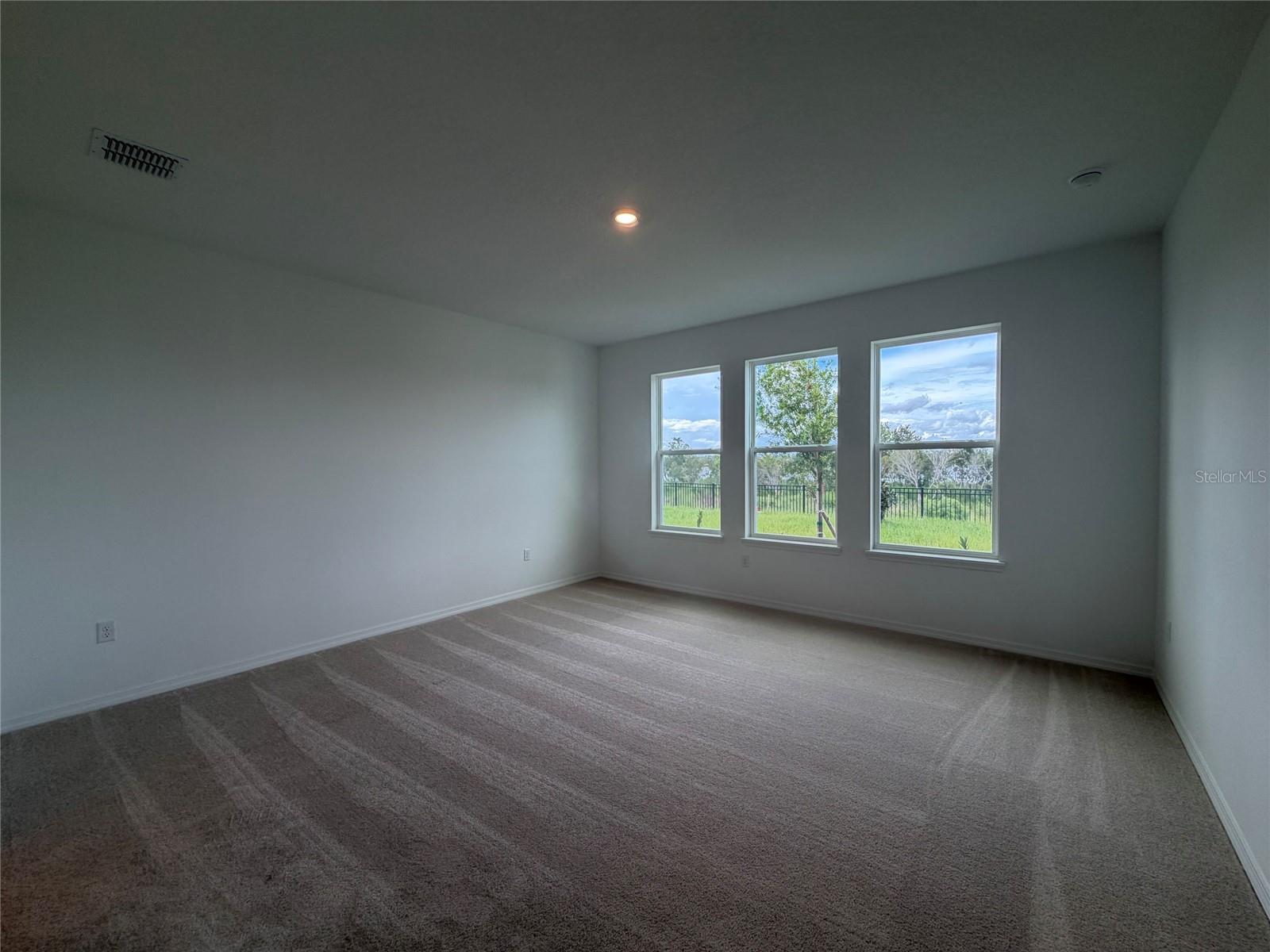 19350 Lochside Ln Property Photo 9