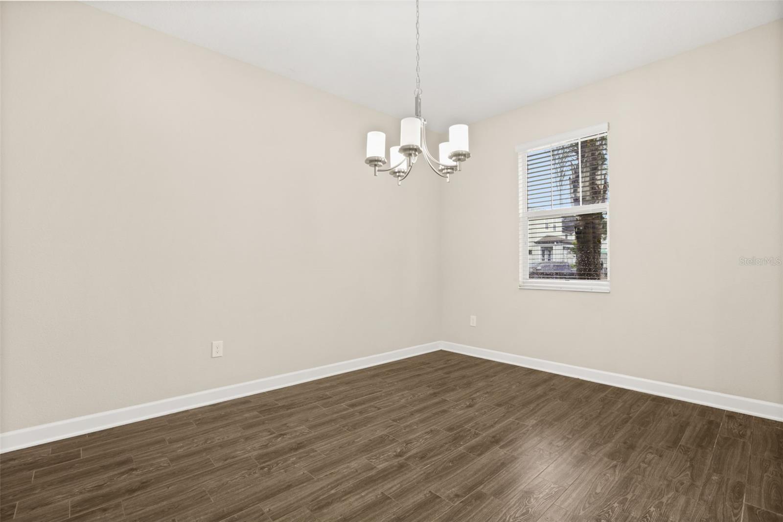7608 Summerlake Groves St Property Photo 13