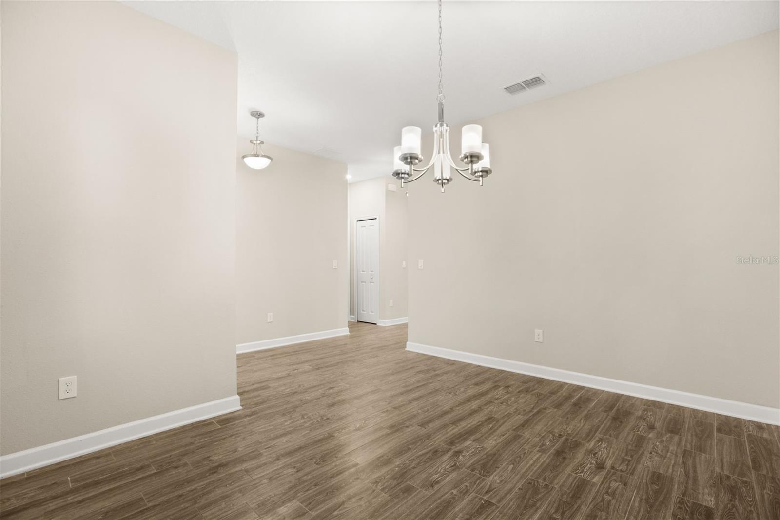 7608 Summerlake Groves St Property Photo 15