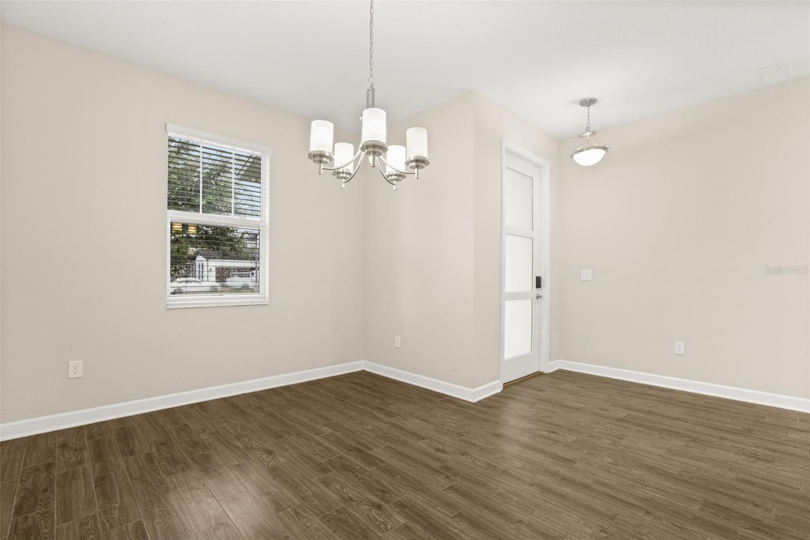 7608 Summerlake Groves St Property Photo 16