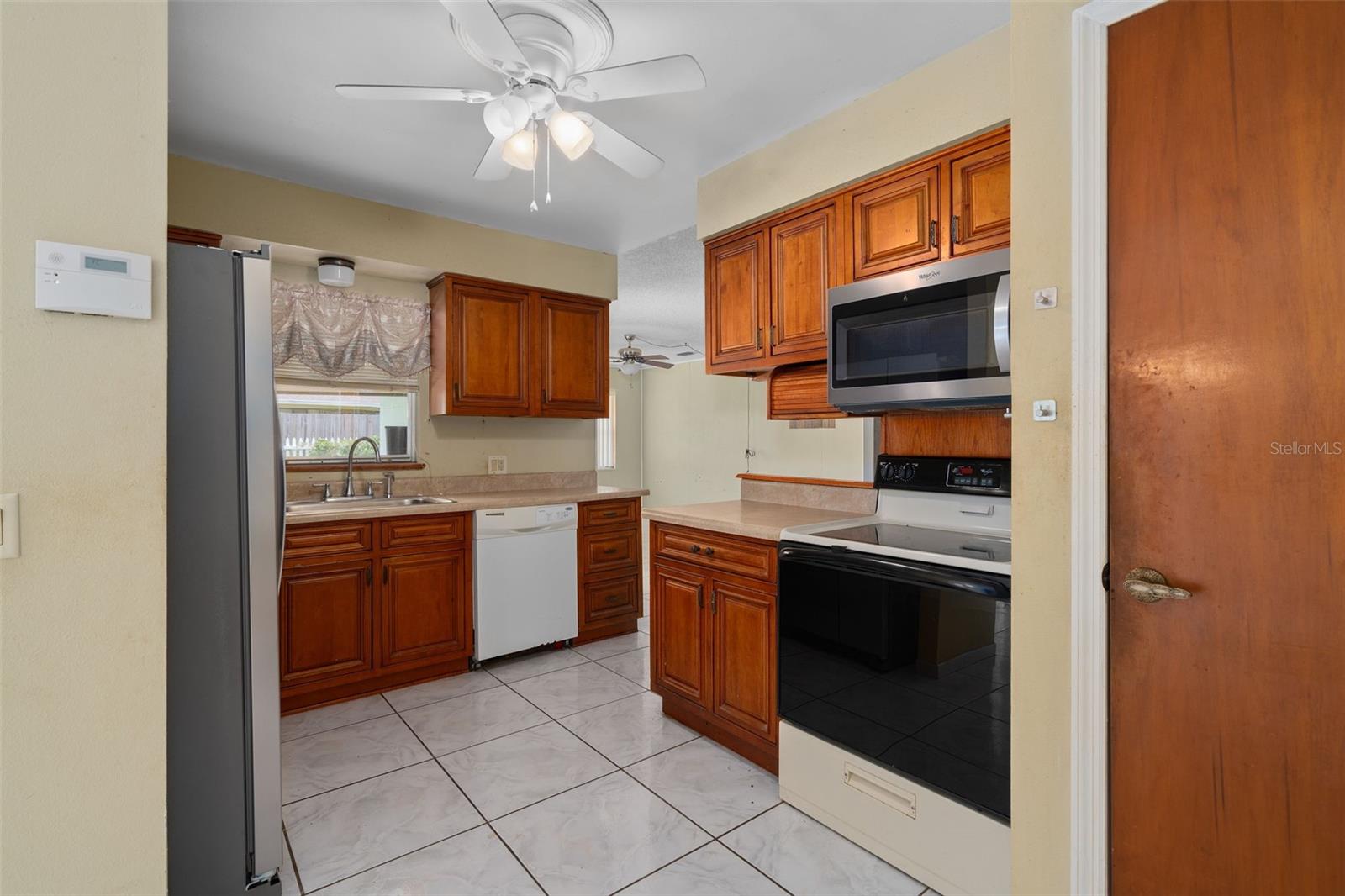 101 Suffolk Ct Property Photo 11
