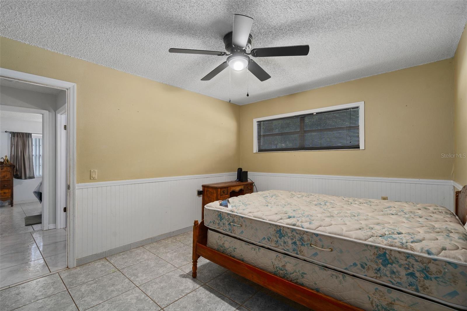 101 Suffolk Ct Property Photo 23