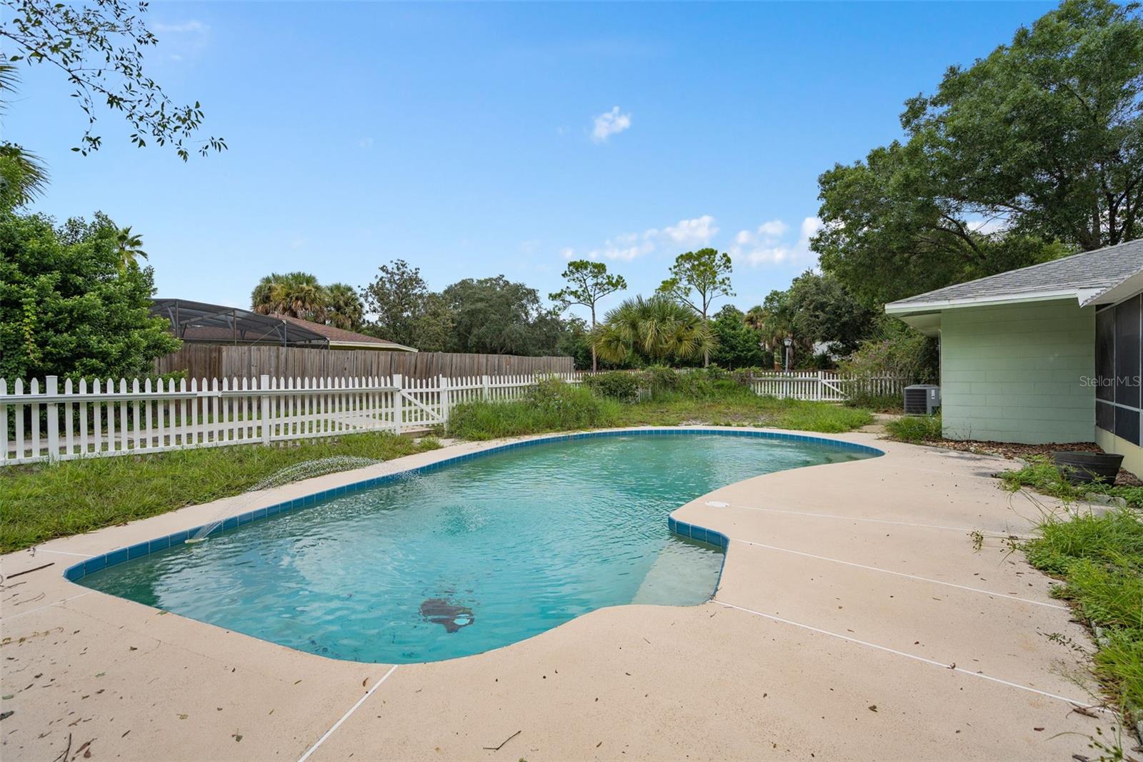 101 Suffolk Ct Property Photo 29