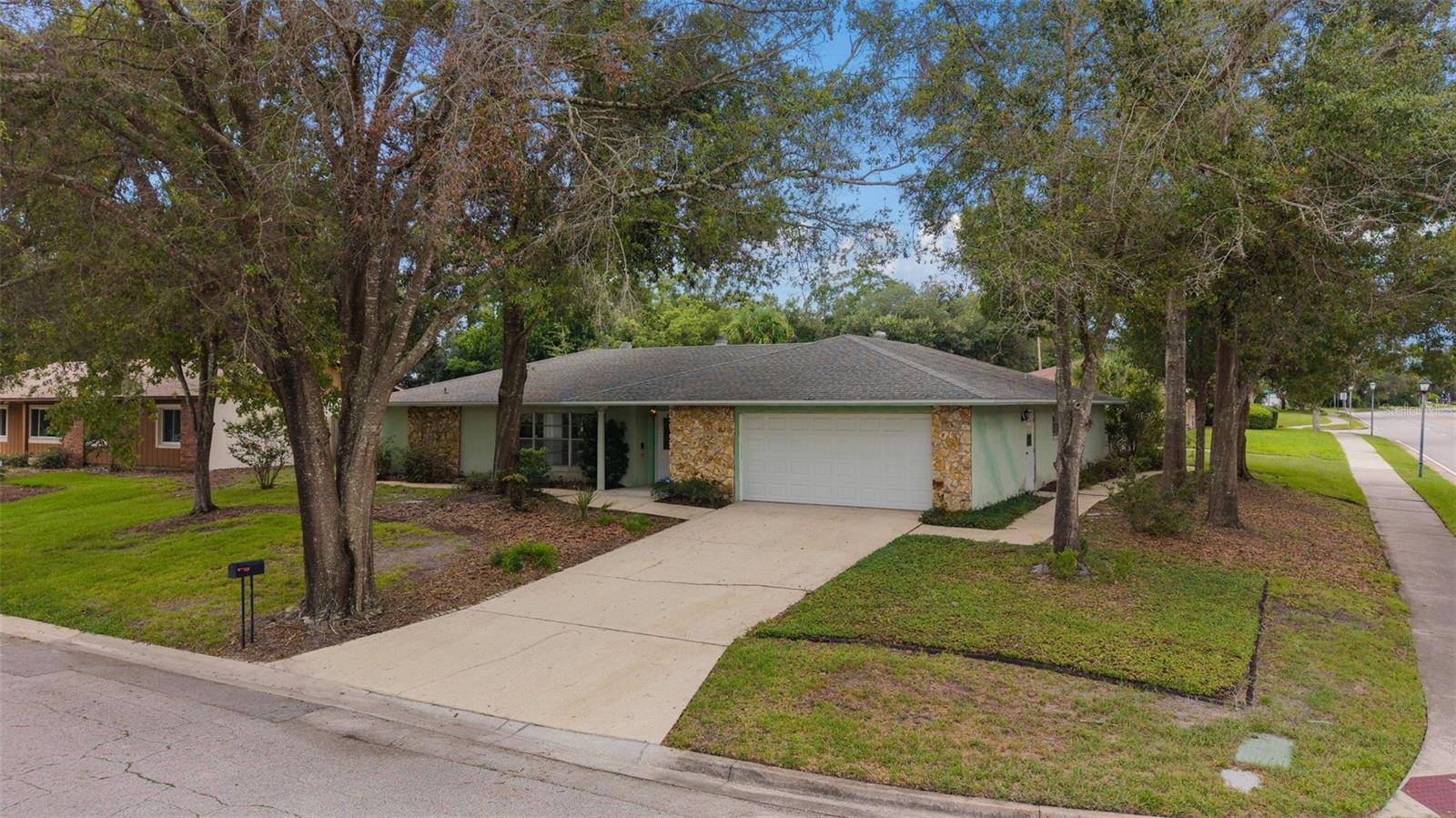 101 Suffolk Ct Property Photo 31