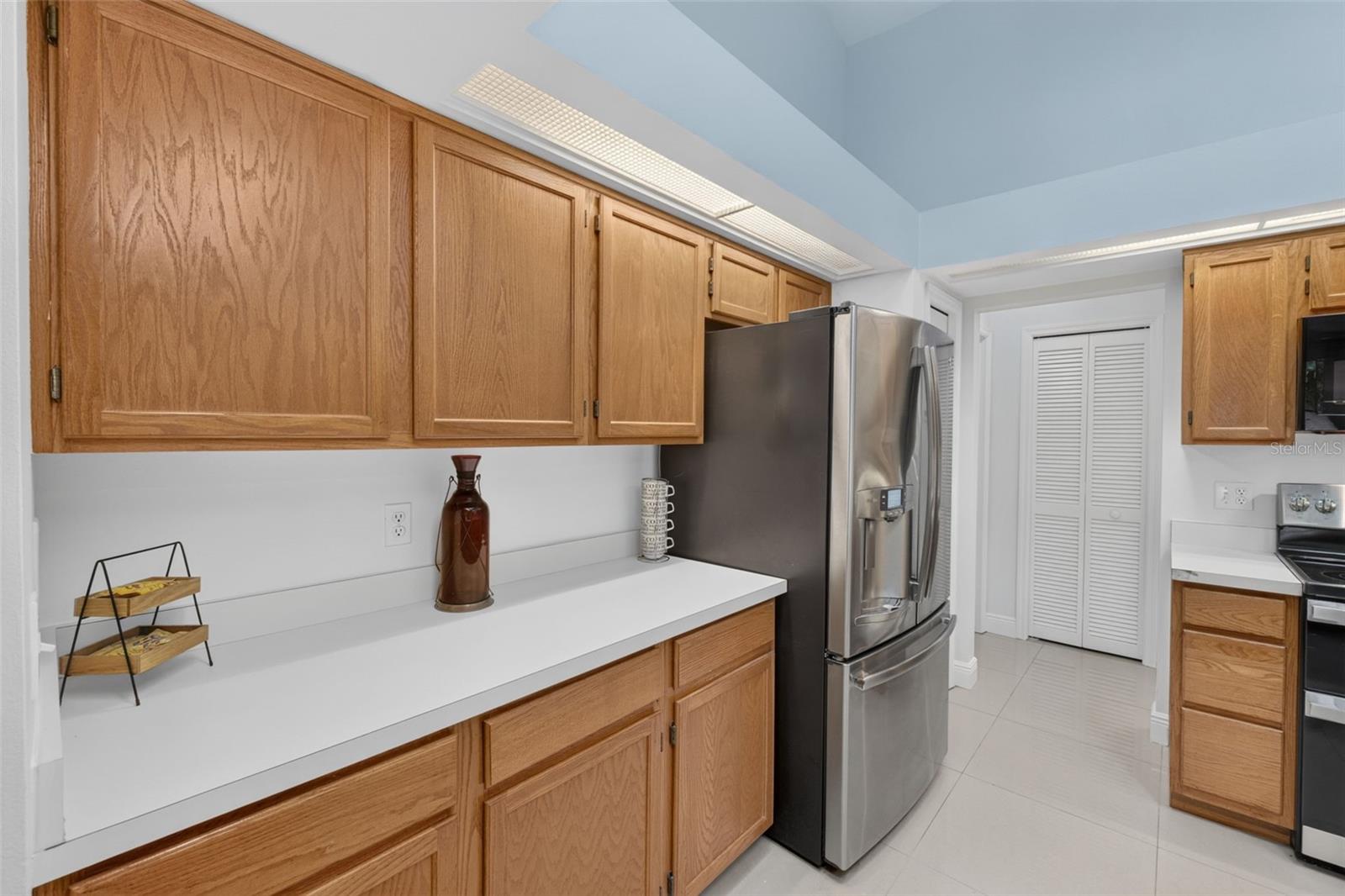 2144 Majestic Woods Blvd Property Photo 10