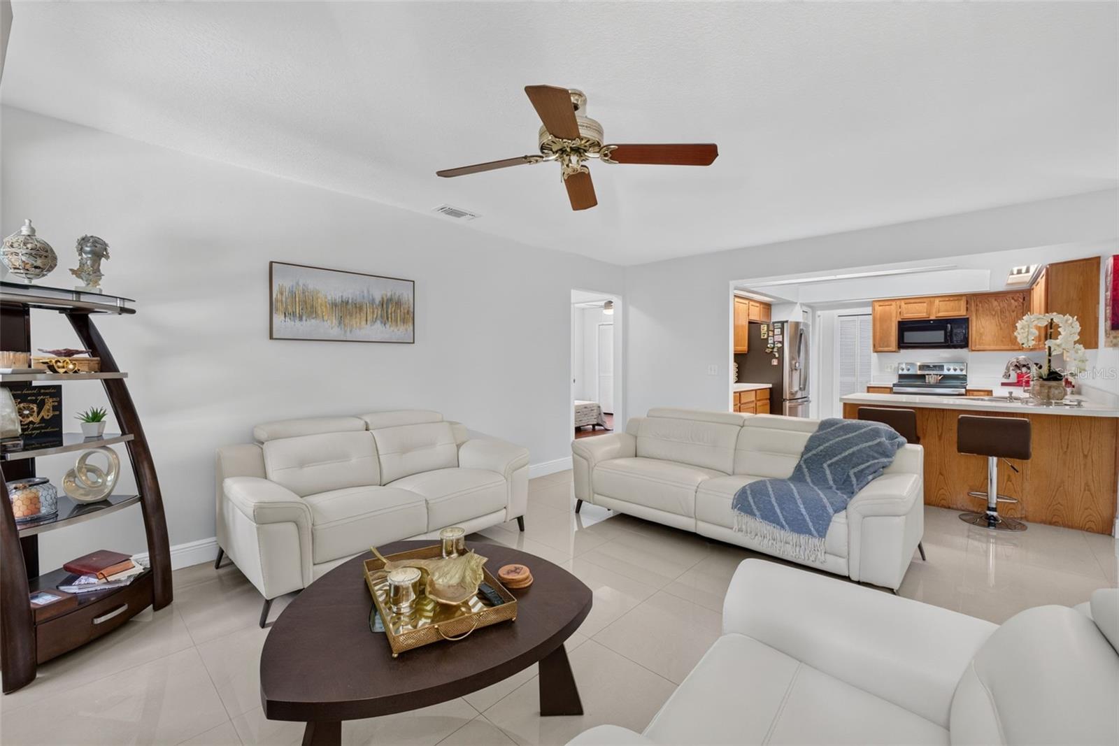 2144 Majestic Woods Blvd Property Photo 14