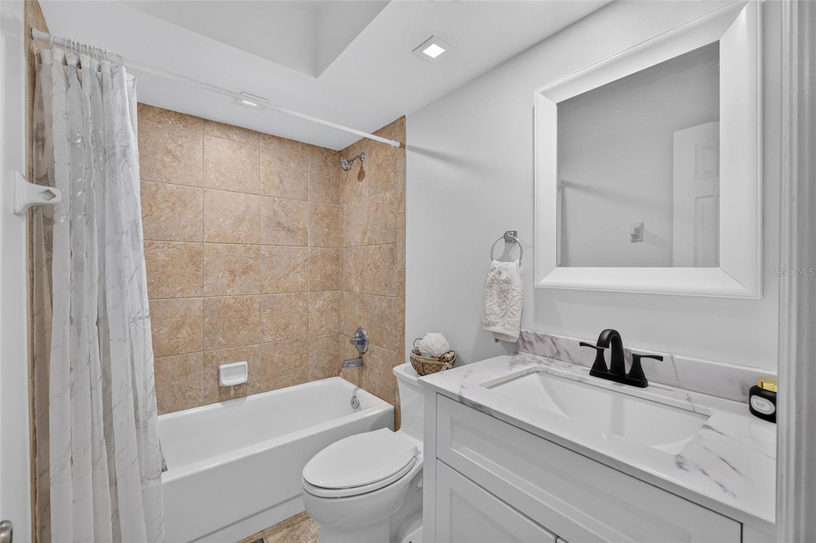 2144 Majestic Woods Blvd Property Photo 31