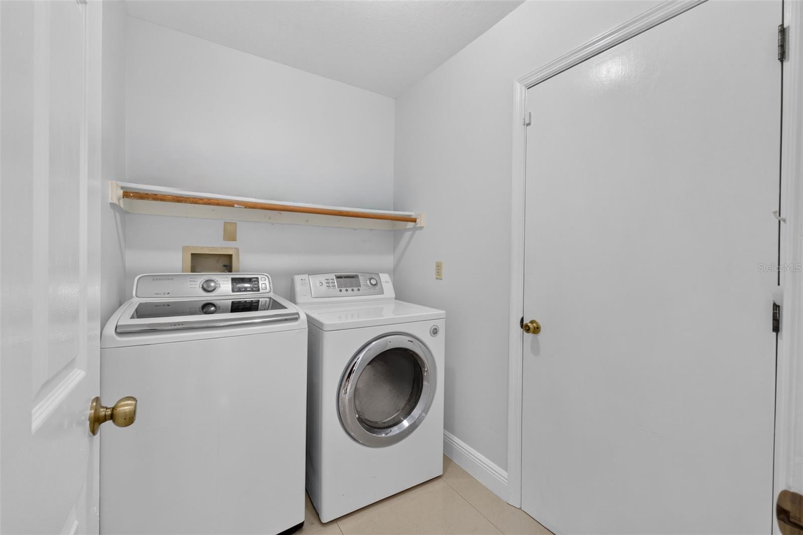 2144 Majestic Woods Blvd Property Photo 35