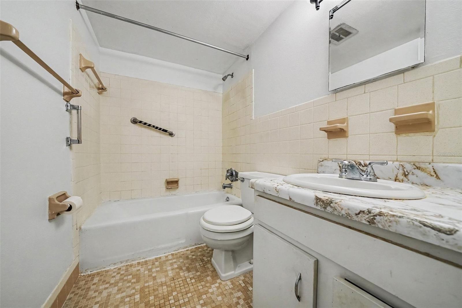 2500 Lee Rd #143 Property Photo 12